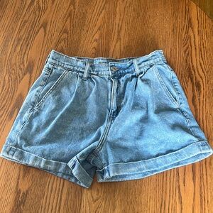American Eagle mom short